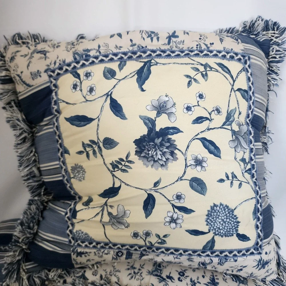 Williamsburg Waverly Set Of 2 Throw Pillows And 2 King Pillow Shams Blue Cottage